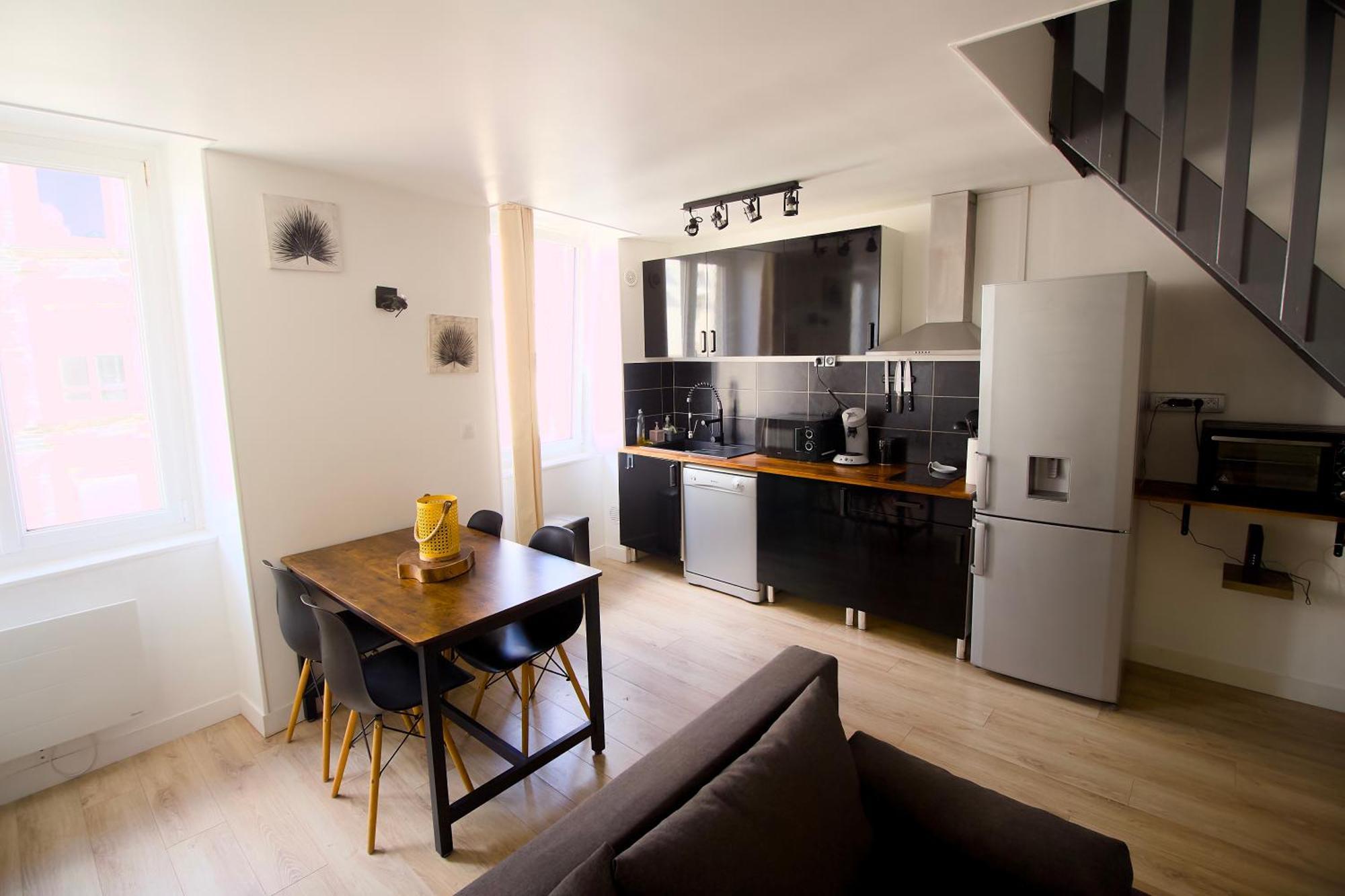 Triplex Lumineux A Cherbourg, Hyper Centre, 2 Pas Du Port & Vie Nocturne, Intendance Luxury Host Buitenkant foto