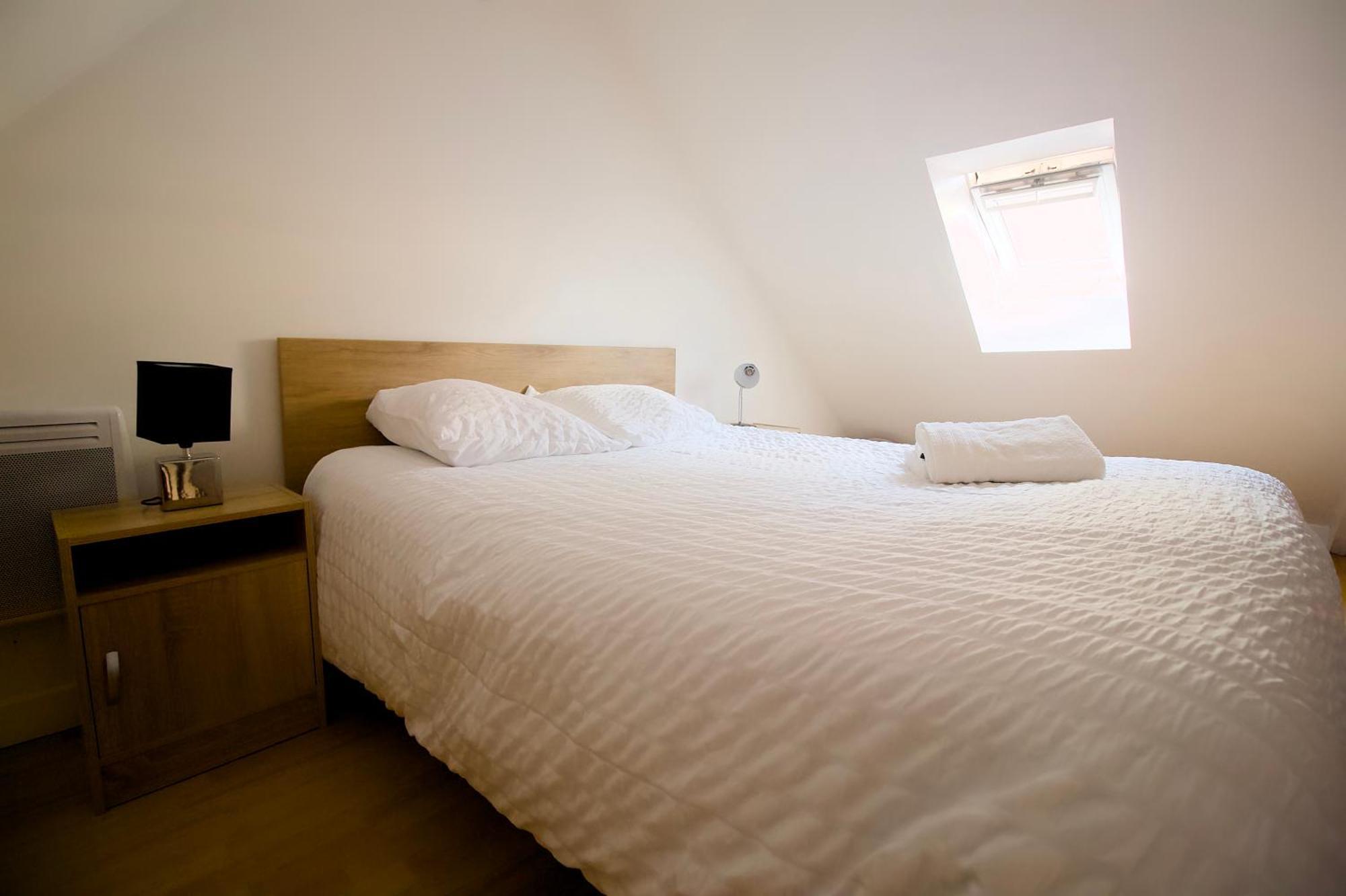 Triplex Lumineux A Cherbourg, Hyper Centre, 2 Pas Du Port & Vie Nocturne, Intendance Luxury Host Buitenkant foto