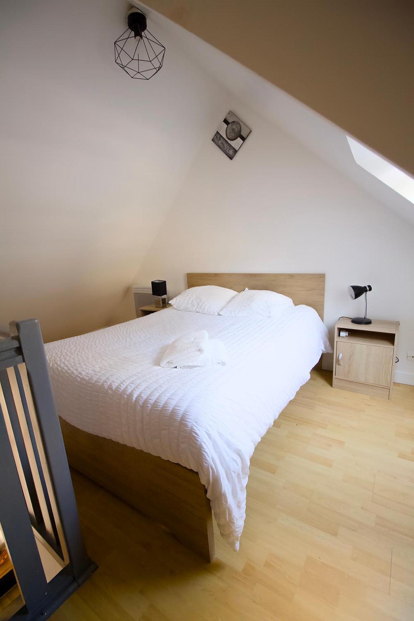 Triplex Lumineux A Cherbourg, Hyper Centre, 2 Pas Du Port & Vie Nocturne, Intendance Luxury Host Buitenkant foto